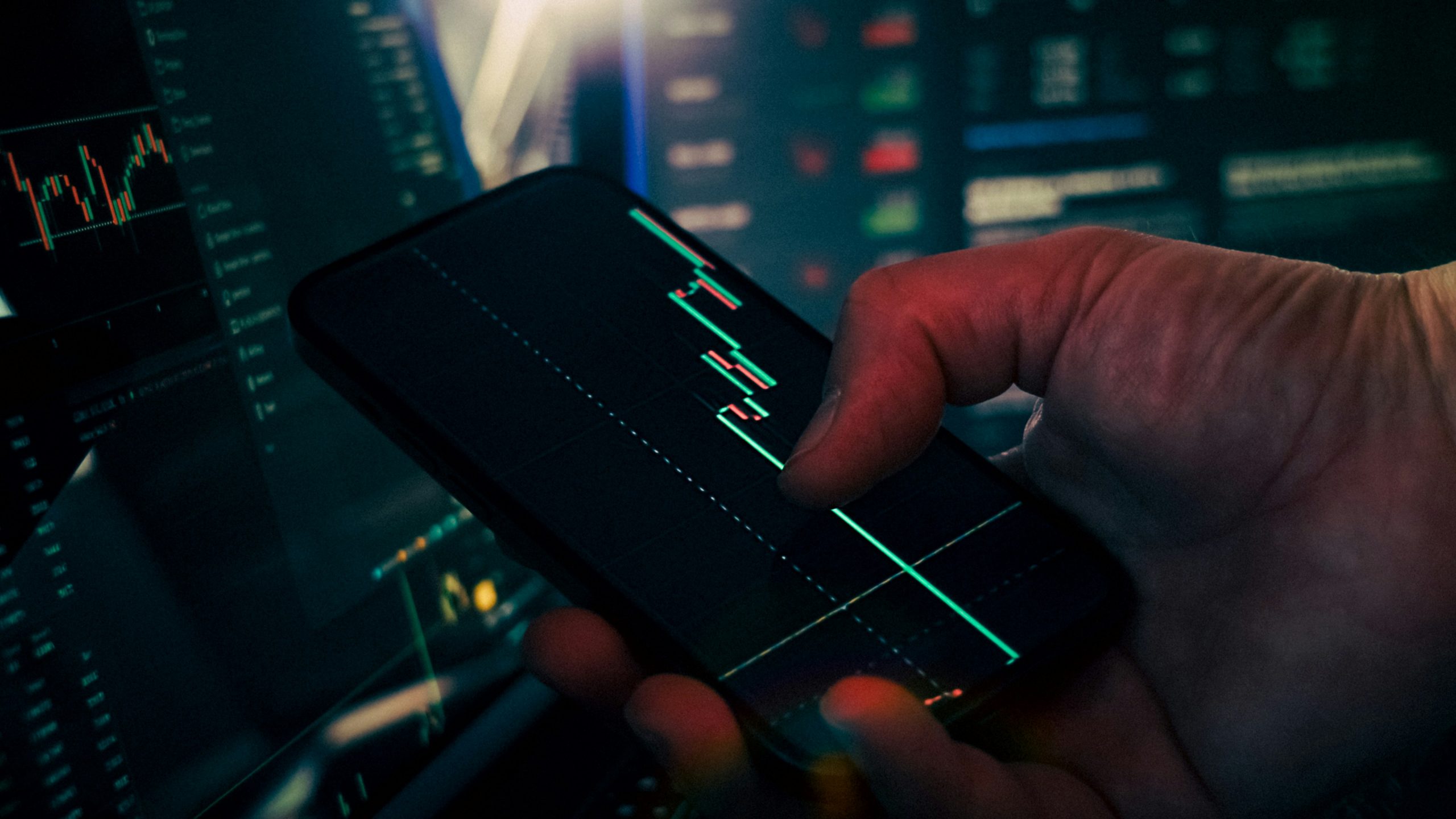 Biểu đồ dự báo xu hướng giá tiền điện tử trong trung và dài hạn, dựa trên các yếu tố kinh tế vĩ mô và chu kỳ thị trường.