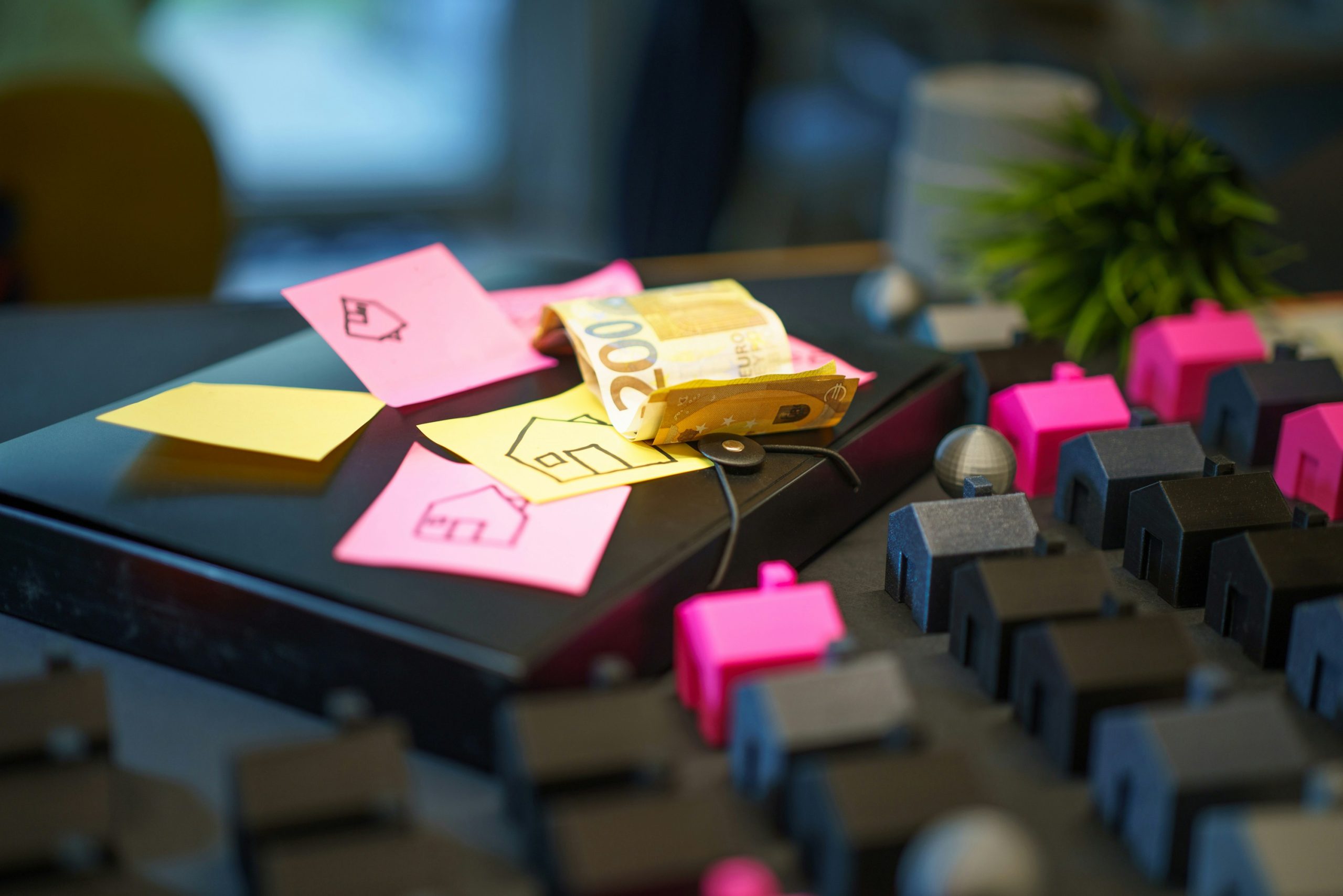 Quản lý danh mục đầu tư bất động sản một cách cân bằng và bền vững, bao gồm tài sản tích lũy, tạo dòng tiền và tăng trưởng nhanh để giảm thiểu rủi ro thị trường.