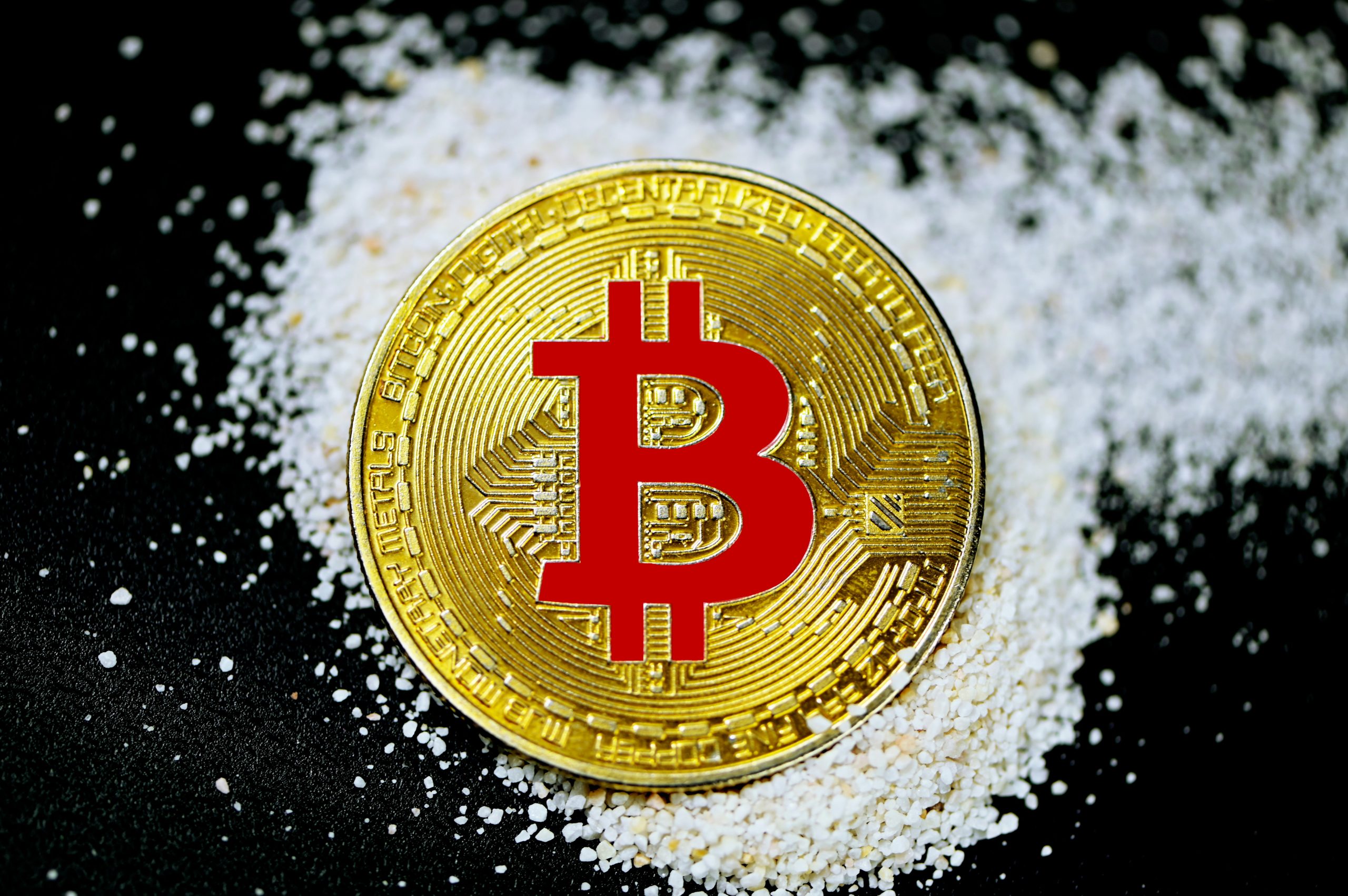 Đồng Bitcoin vật lý tượng trưng cho 'vàng kỹ thuật số' trong thị trường tiền điện tử, nhấn mạnh vai trò kho lưu trữ giá trị.